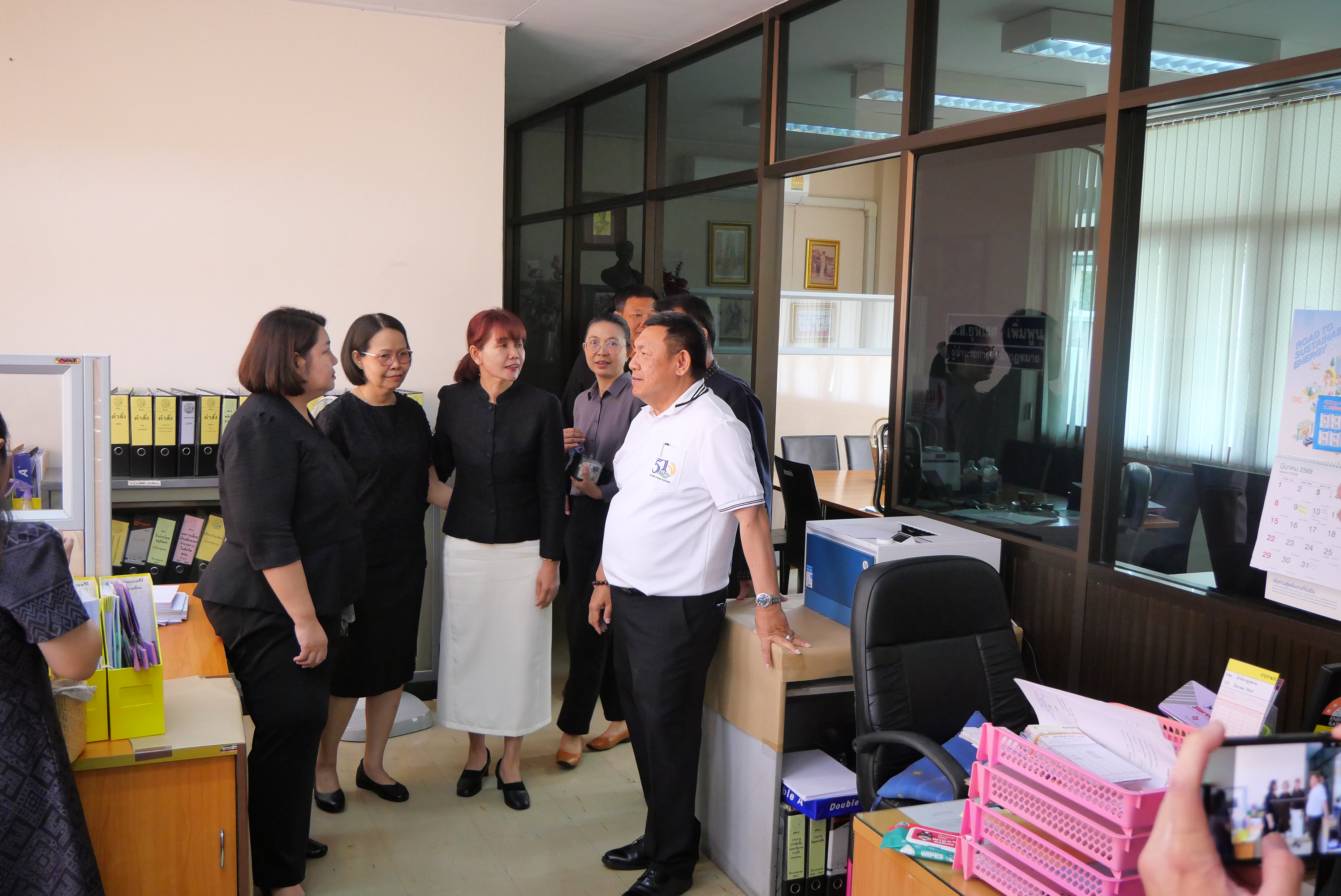 title - เลขาธิการ ส.ป.ก. ตรวจเยี่ยมบุคลากร ส.ป.ก. ถนนราชดำเนินนอก